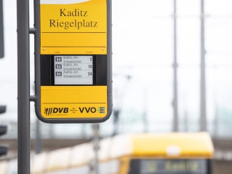 neue DFI-light an der Haltestelle Riegelplatz