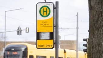 neue DFI-light an der Haltestelle Riegelplatz