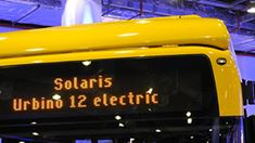 Zielanzeige eines Busses mit der Schrift: Solaris Urbino 12 electric