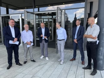 Briefübergabe zur Finanzierung des ÖPNV an den Freistaat Sachsen