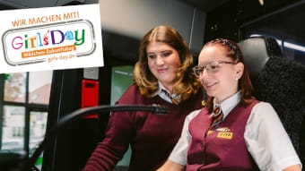 Szene aus de Ausbildung: zwei Frauen im Bus am Lenkrad