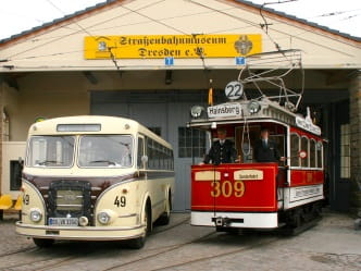 Straßenbahnmuseum und Bus vom Historische Kraftfahrzeuge des Dresdner Nahverkehrs e. V.