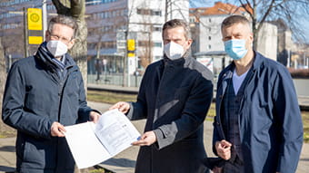 Sachsens Verkehrsminister Martin Dulig übergibt Förderbescheid für 73 neue Busse an die DVB AG