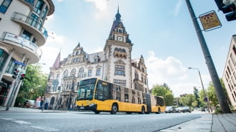 Bild mit Bus in Dresden-Plauen