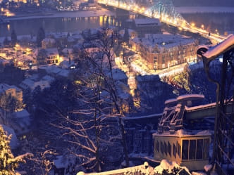 Schwebebahn zur Adventszeit