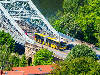 Bus auf dem Blauen Wunder