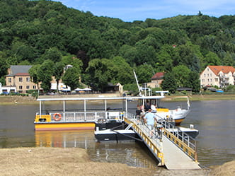 Photo of the Niederpoyritz Elbe ferry in motion