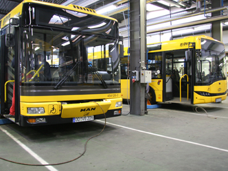 Foto Bus in Werkstatt