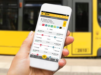 Smartphone, dass die Verbindungsauskunft in der DVB mobil zeigt